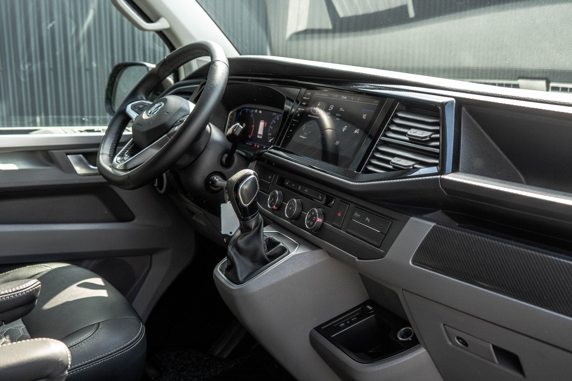Volkswagen Transporter T6.1 2.0 TDI L2H1 | BULLI | 150 PK |, Auto's, 4 cilinders, 150 pk, Volkswagen, Bedrijf