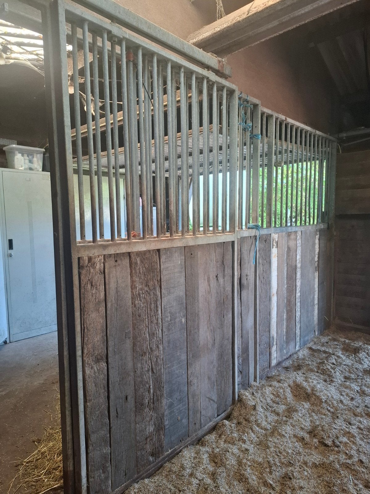 2 stalwanden, Dieren en Toebehoren