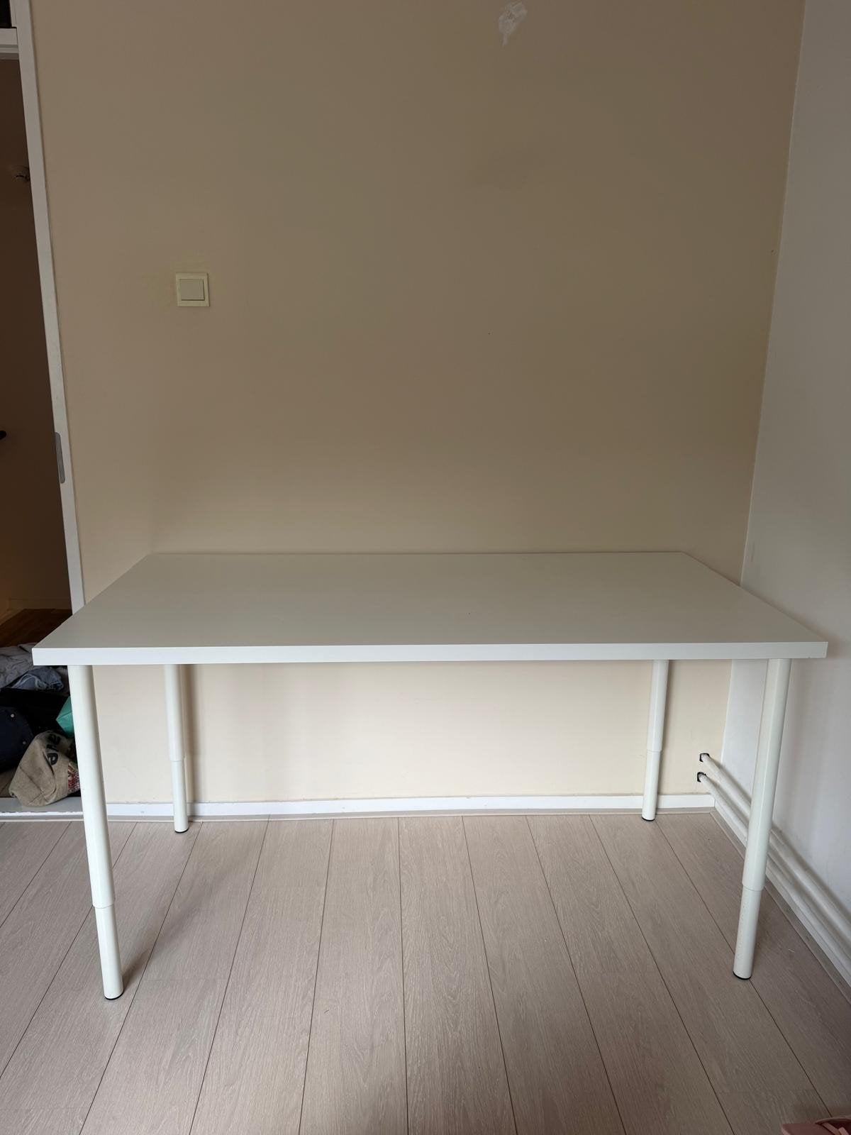 IKEA in hoogte verstelbaar bureau, Ophalen, In hoogte verstelbaar, Zo goed als nieuw