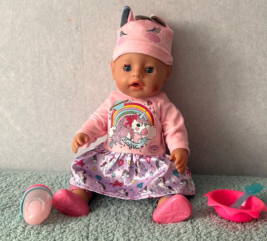 Baby Born Eenhoorn pop met Accessoires in nieuwstaat, Ophalen, Gebruikt, Babypop