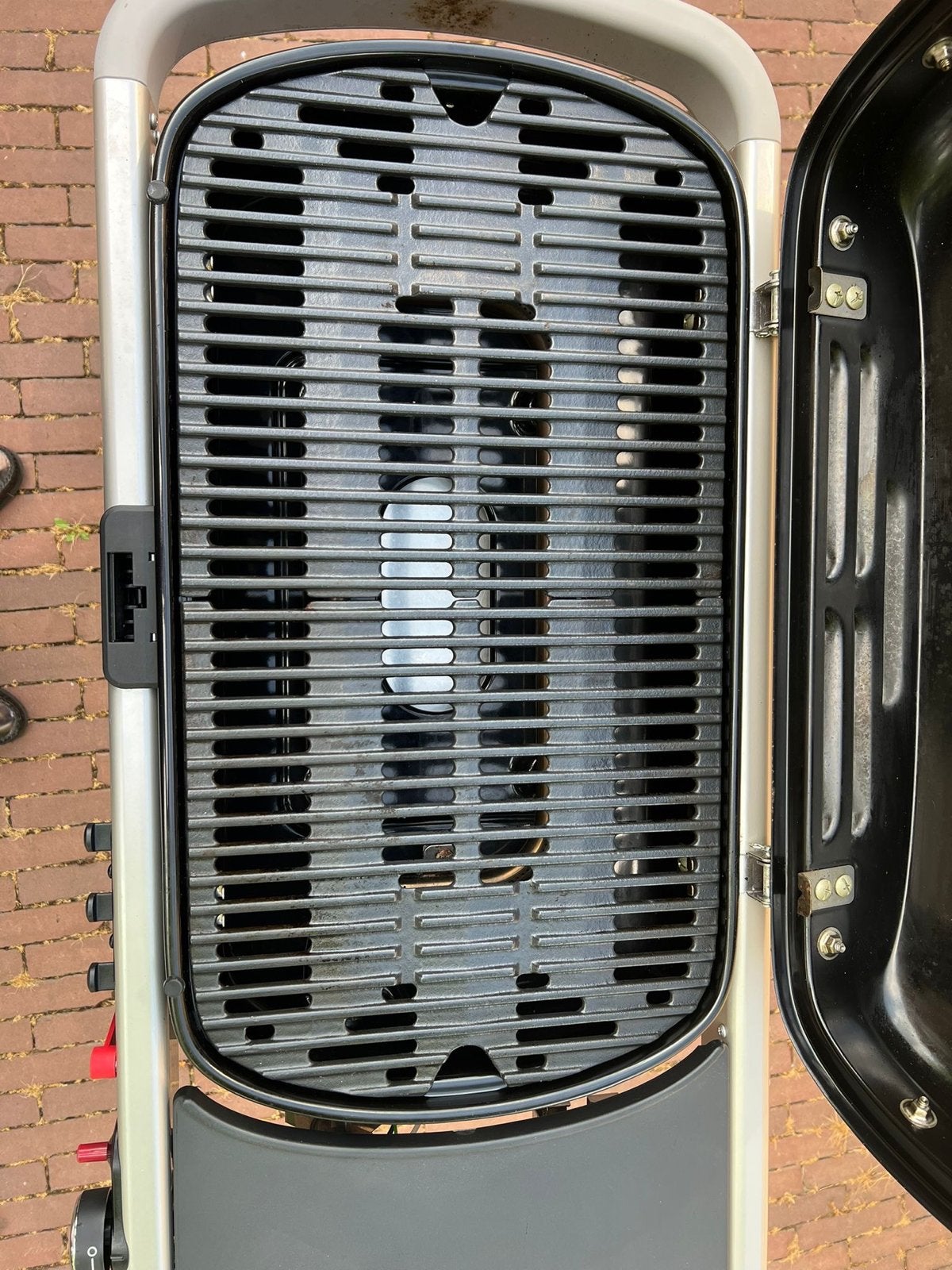 Verkocht: Weber Traveler Gasbarbecue - Compact en Draagbaar, Ophalen of Verzenden, Zo goed als nieuw