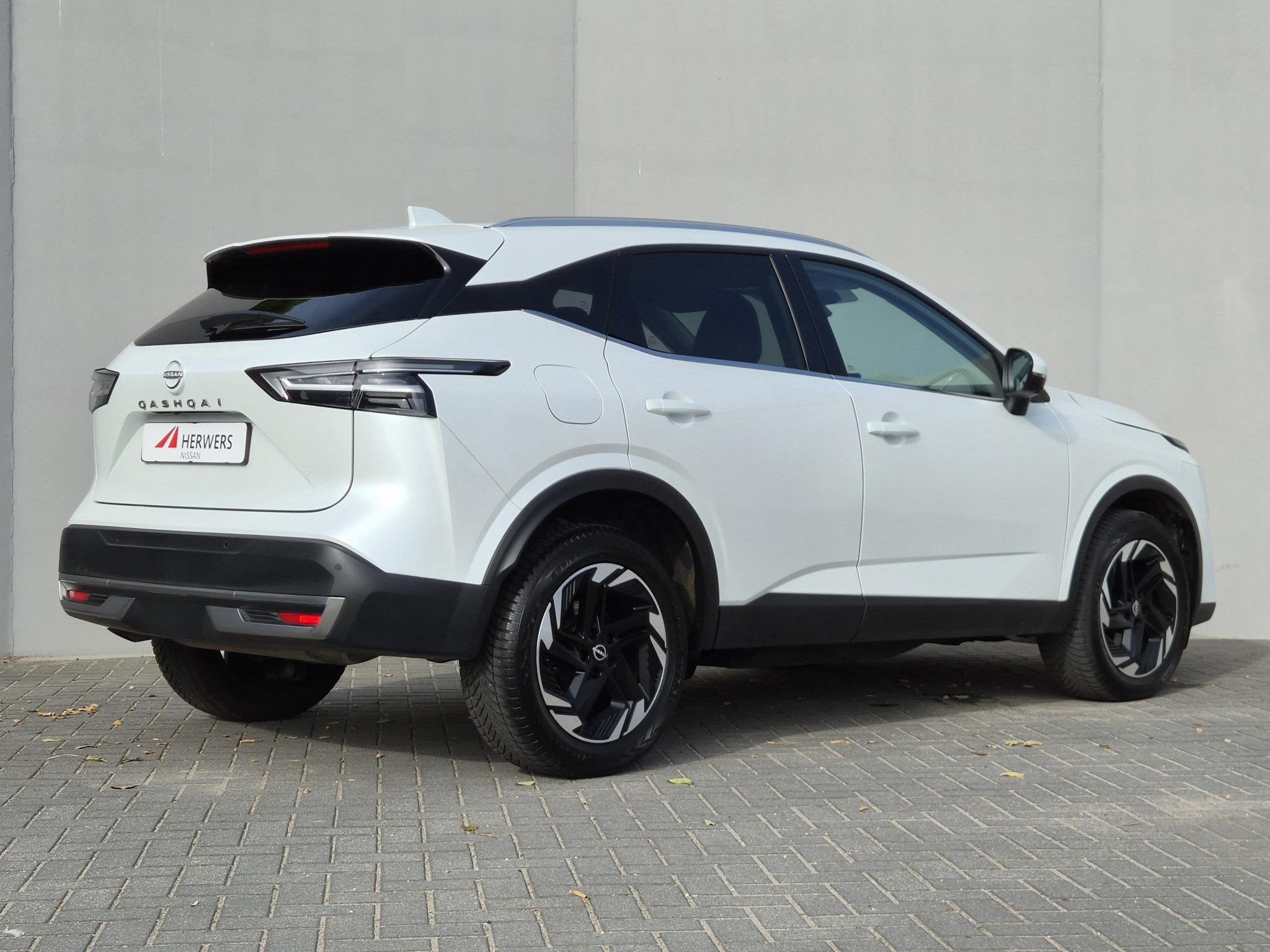 Nissan Qashqai 1.3 MHEV Xtronic N-Connecta / Facelift / Fabr, Dealer onderhouden, Stof, Euro 6, 4 cilinders