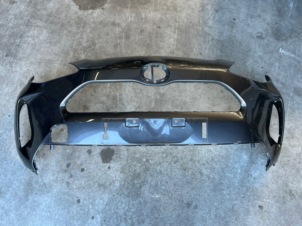 voorbumper yaris cross 52119-0dc20 vanaf 2021 grijs, Auto-onderdelen, Voor, Toyota, Info@toyota.com, Toyota