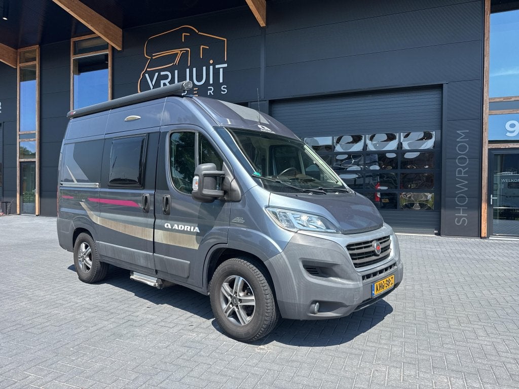 Adria Twin 500 S Zeer compact en lengte bedden onder de 6m, Airbags, Ringverwarming, Tot en met 2, Bedrijf