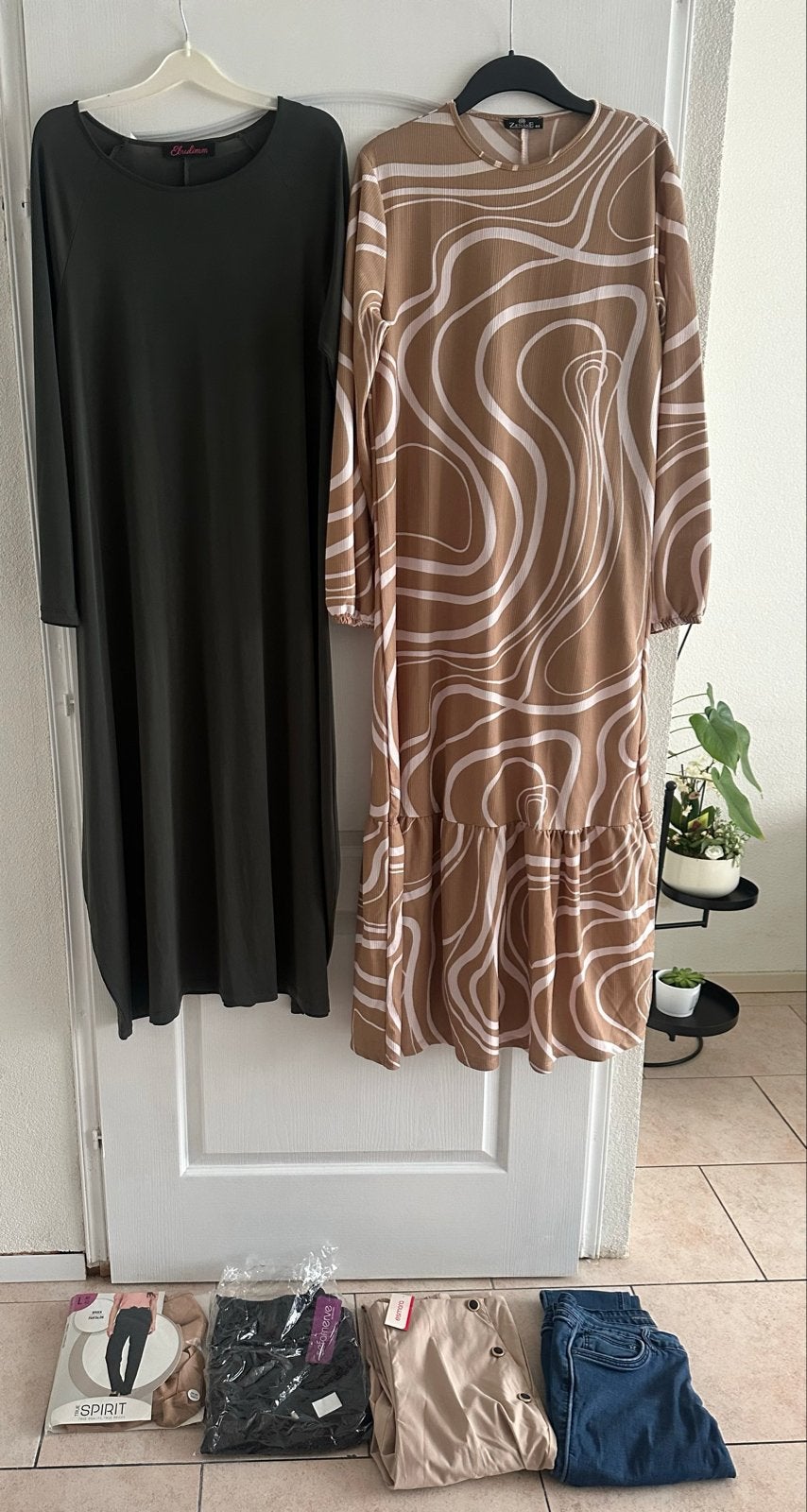 Kledingpakket Dames Maat L/XL - Jurken & Broeken, Ophalen of Verzenden, Zo goed als nieuw, Maat 42/44 (L)