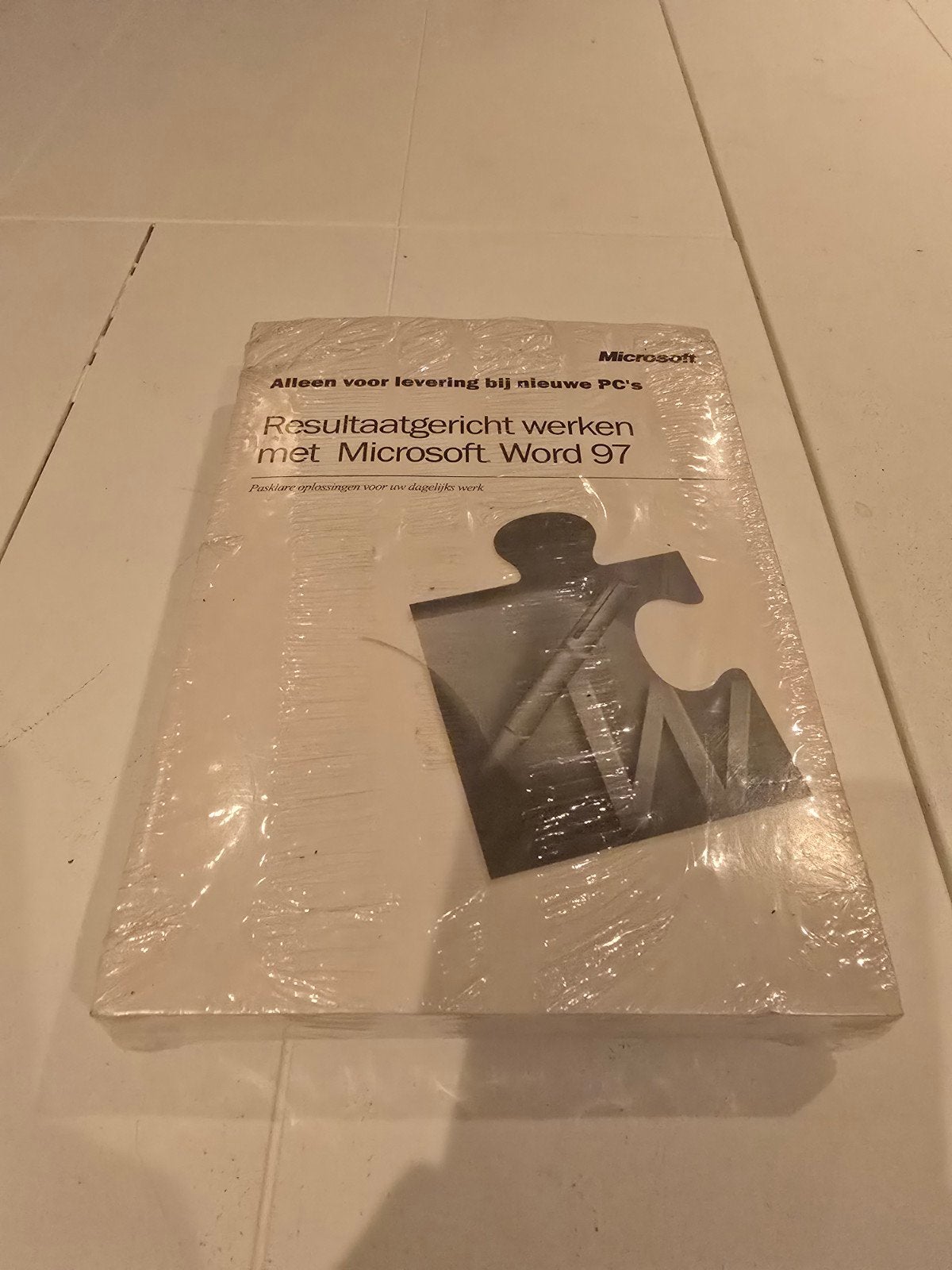 Microsoft Word 97 - Handleiding,serial en CD (Nieuw in seal), Ophalen of Verzenden