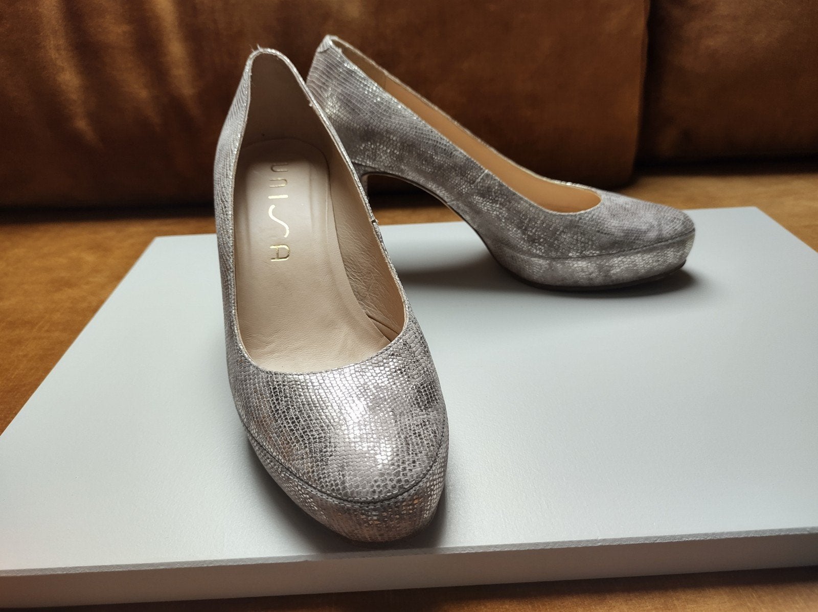 Unisa pumps met hak 39 - Zilverkleurig, Pumps, Overige kleuren, Ophalen of Verzenden, Zo goed als nieuw