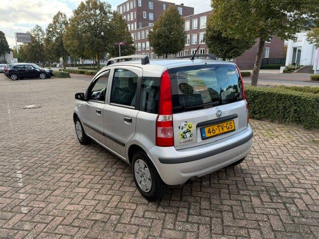 Fiat Panda 1.1 Active//Mooie Panda, Auto's, Voorwielaandrijving, Dealer onderhouden, Stof, Zwart