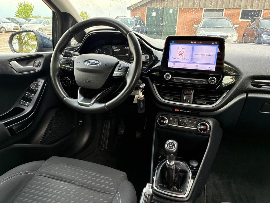 Ford Fiesta 1.0 EcoBoost Titanium | Xenon + Carplay + Cruise, Voorwielaandrijving, Stof, Gebruikt, 1064 kg