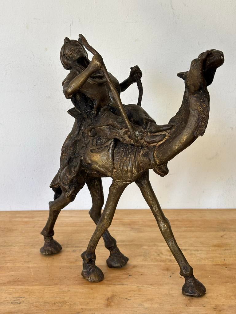 Bronzen beeld: Kameel met ruiter, Antiek en Kunst, Ophalen of Verzenden, 20 - 50 cm, Scène, Beeld