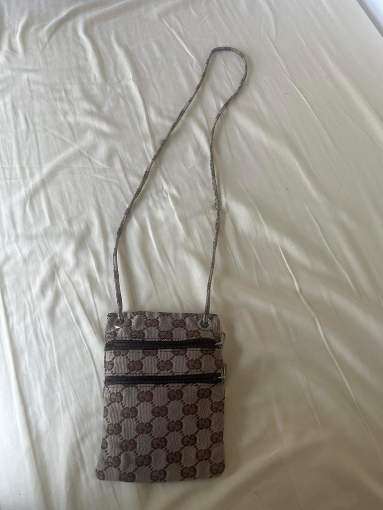 Stijlvol Gucci schoudertasje met monogramprint, Sieraden, Tassen en Uiterlijk, Tassen | Schoudertassen, Ophalen, Zo goed als nieuw