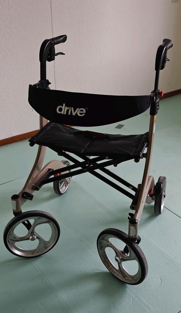 Nitro Rollator maat small, Diversen, Rollators, Ophalen, Opvouwbaar, Zo goed als nieuw
