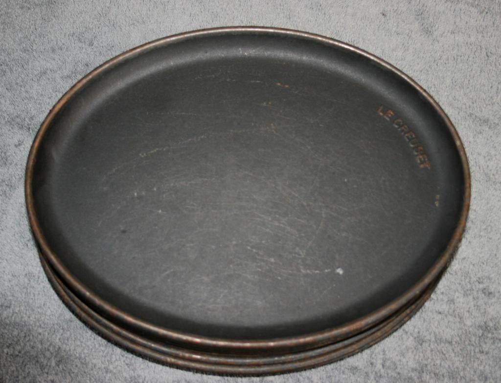 Le Creuset opdienschalen / borden, bieden vanaf €100, Overige materialen, Gebruikt, Ophalen of Verzenden, Schaal of Schalen