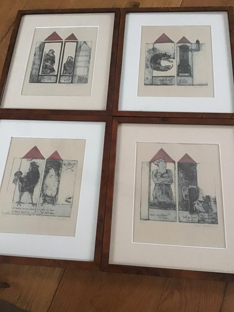 4 mooie prenten in notenhouten lijstjes, Antiek en Kunst, Ophalen