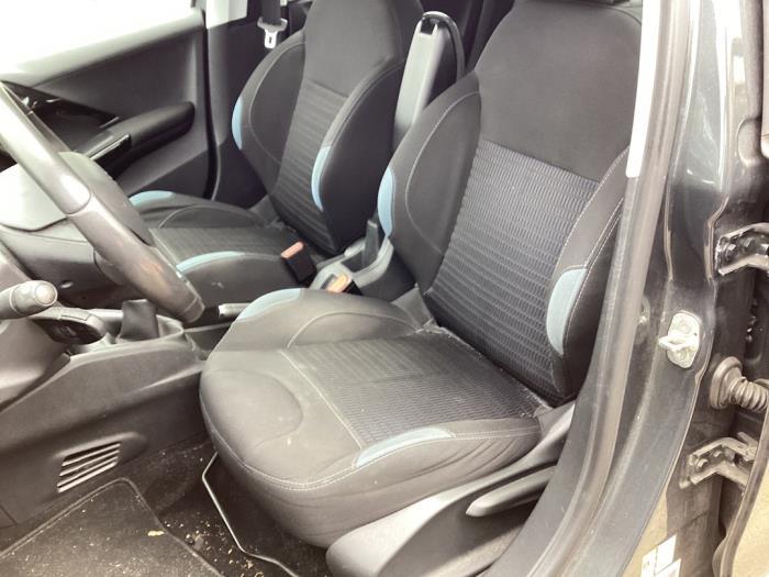 Bekleding Set (compleet) van een Peugeot 208, Auto-onderdelen, Interieur en Bekleding, Gebruikt, -, -, Ophalen of Verzenden