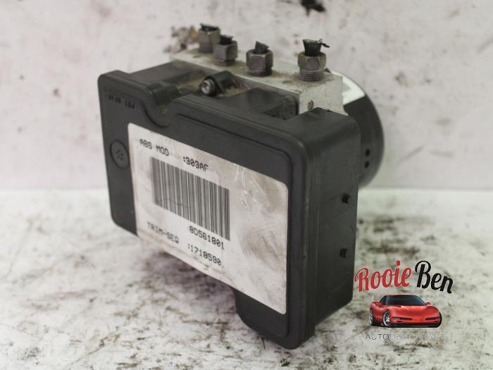 ABS Pomp van een Dodge Caliber, Gebruikt, -, -, Ophalen of Verzenden