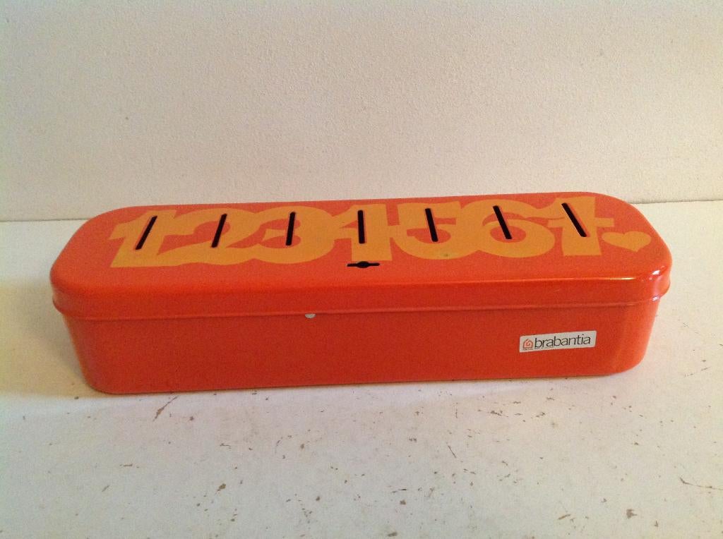 Brabantia Spaarblik. 60’s/70’s., Verzamelen, Spaarpotten, Gebruikt, Overige thema's, Metaal of Blik, Ophalen of Verzenden