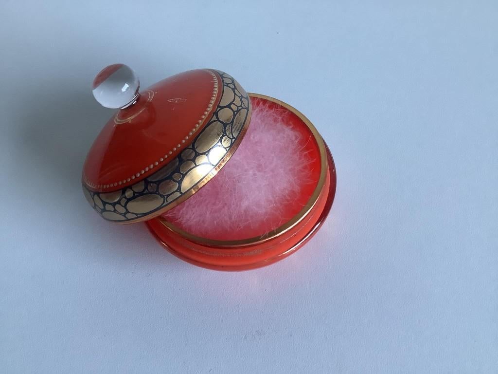 prachtige art deco poederdoos uit oranje glas, Ophalen of Verzenden
