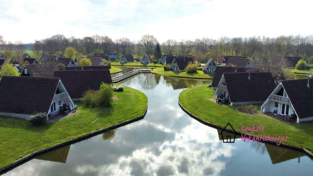 Gerenoveerd 6p vakantiehuisje aan ‘t water (OV), Open haard, Overige typen, Eigenaar, 6 personen