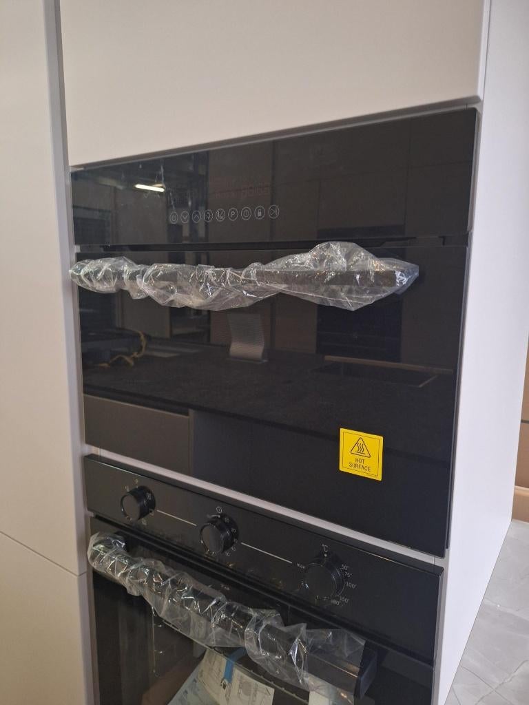 Showroom keuken Compleet met APP 120Keukens op voorraad 2889, Greeploos, Wit, Hoekkeuken, Nieuw