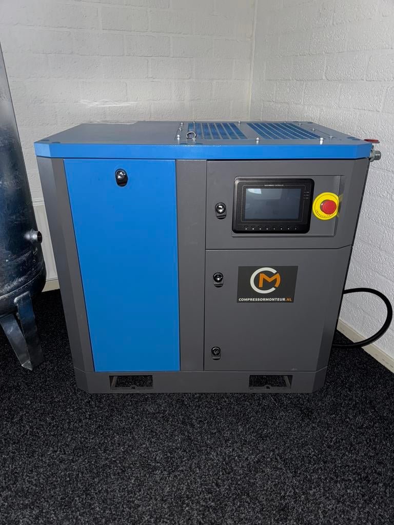 Schroefcompressor, Doe-het-zelf en Verbouw, Compressors, 100 liter of meer, Ophalen, Zo goed als nieuw, 800 liter/min of meer
