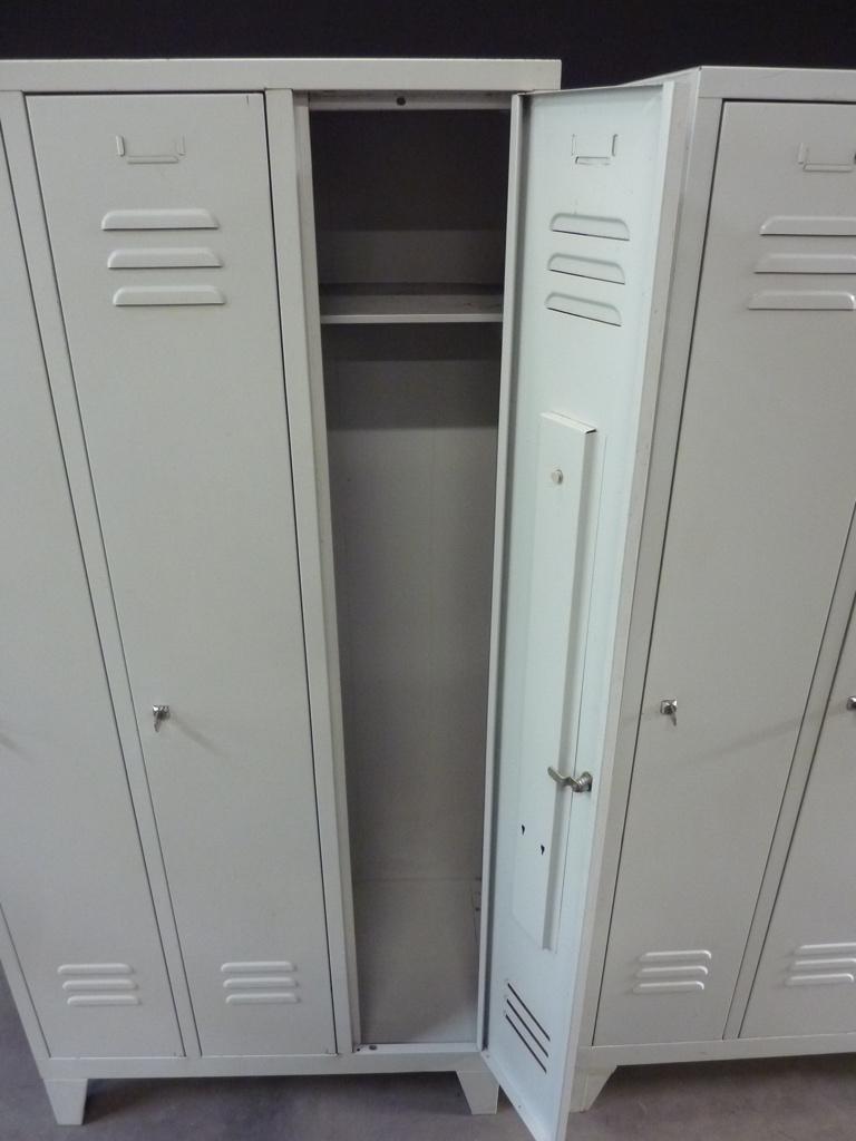 Stalen locker / 3-deurs kledinglocker / Vintage kledingkast, Handelsonderneming Hendriksen, Vintage, Ophalen of Verzenden, Info@stellingopkoper.nl