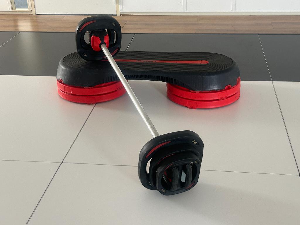 Les Mills BODYPUMP SMARTBAR SET 2.0 incl. smartstep (20X), Sport en Fitness, Fitnessmaterialen, Zo goed als nieuw, Halterset, Armen