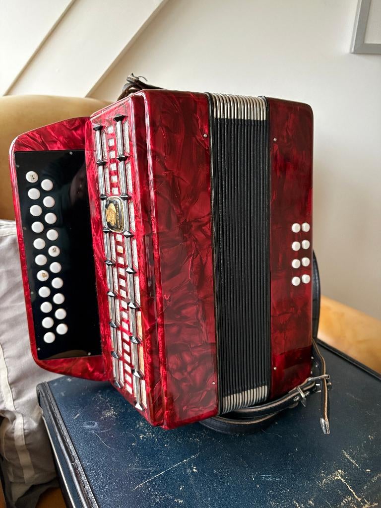 Trekzak Weltmeister 2 rijer, 8 bassen C-F, Muziek en Instrumenten, Accordeons, Gebruikt, Overige formaten, Met koffer, Ophalen of Verzenden