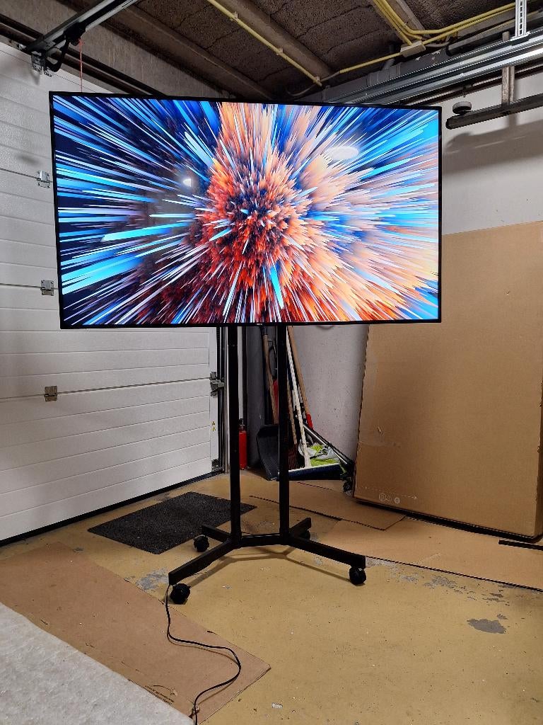 HELE MOOIE 55 EN 65 INCH PRESENTATIESCHERMEN MET STAANDER  b, Computers en Software, Monitoren, Refurbished, Full HD, LED, 60 Hz of minder