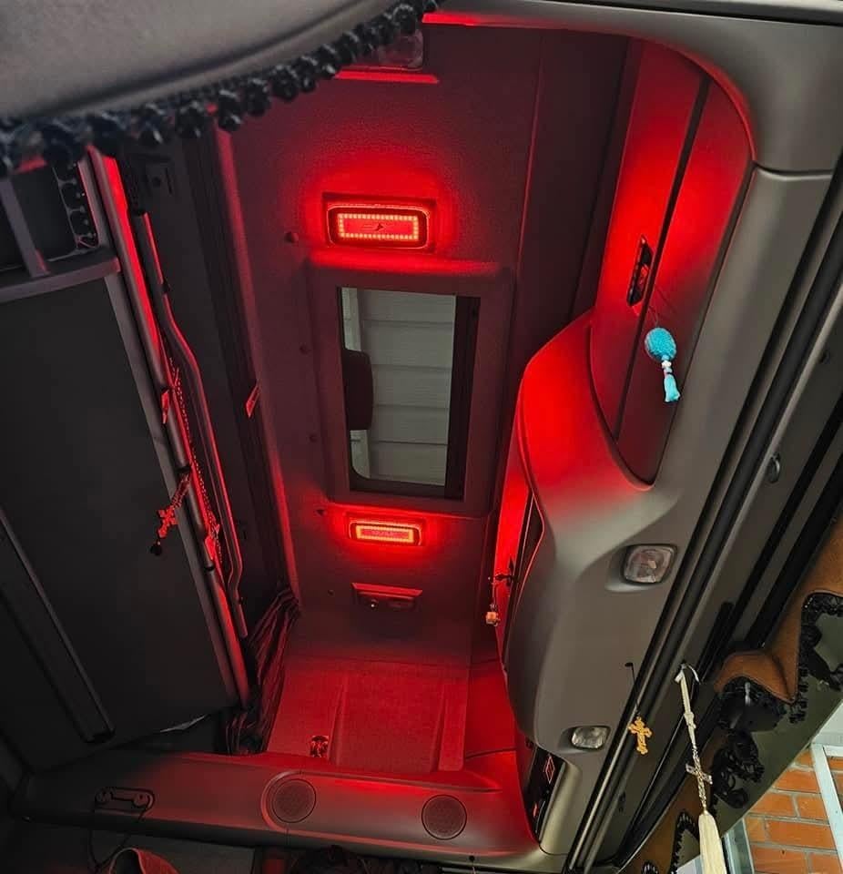 Schakelbare interieur verlichting rood/wit Daf XF 105/106, Verzenden, Nieuw, DAF, Verlichting