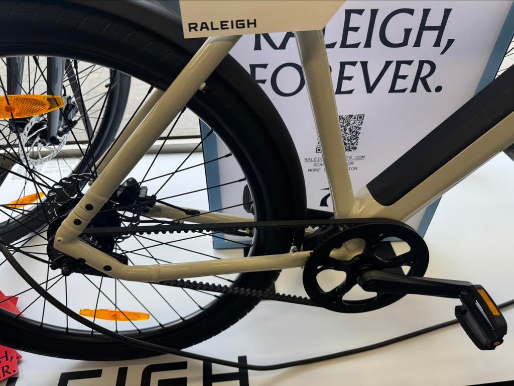 Raleigh one Direct leverbaar nu voor 2699!, Fietsen en Brommers, Elektrische fietsen, Ophalen, Zo goed als nieuw, 50 km per accu of meer