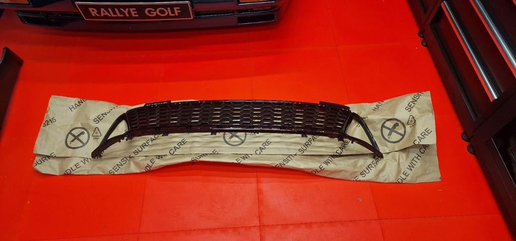 Golf 7 GTI-CLUBSPORT voorbumper grill, Auto-onderdelen, Carrosserie en Plaatwerk, Bumper, Voor, Ophalen of Verzenden