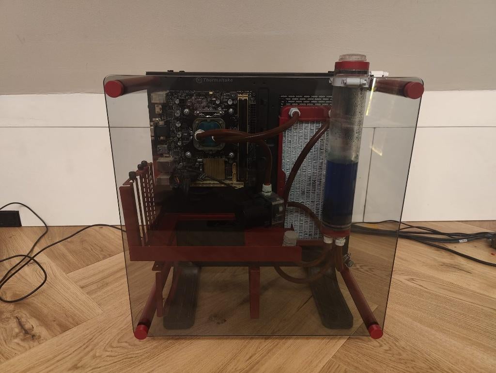Thermaltake P1 ITX kast +  waterkoeling! , Lees advertentie!, Ophalen of Verzenden, Gebruikt