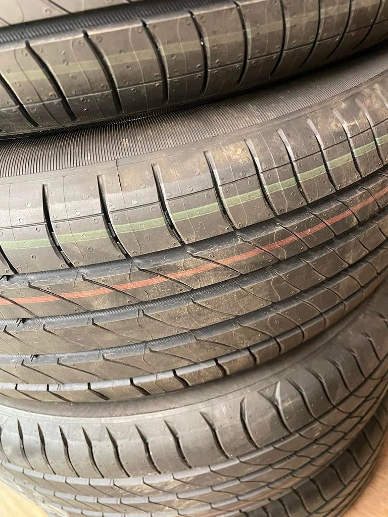 “165 65 15 Michelin. Demo. Puntjes zitten er nog op”, Ophalen, Gebruikt, 15 inch, Band(en)