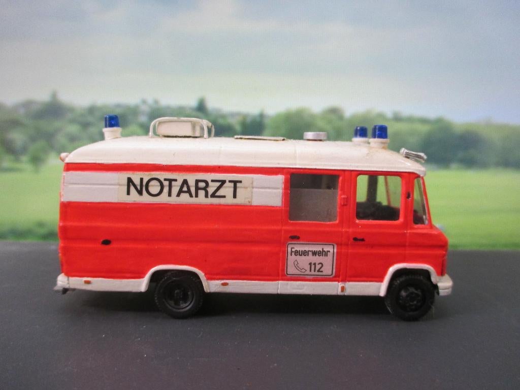 Mercedes Benz T2 408 409 410 508 608 Düsseldorfer Ambulance, Ophalen of Verzenden, Nieuw, Bus of Vrachtwagen, Rietze