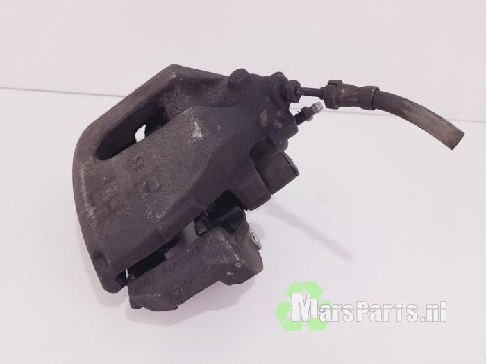 Remklauw (Tang) links-voor van een Ford Transit Connect