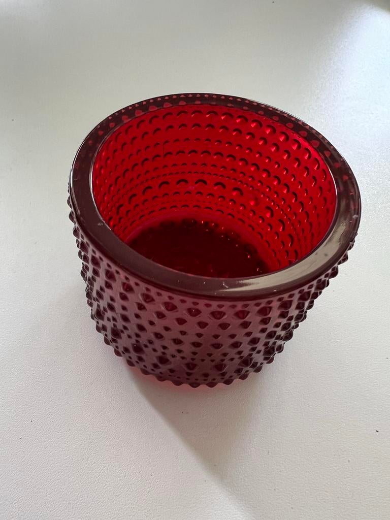 Iittala Kivi waxinelichthouder - Robijnrood, Ophalen, Overige materialen, Zo goed als nieuw, Rood