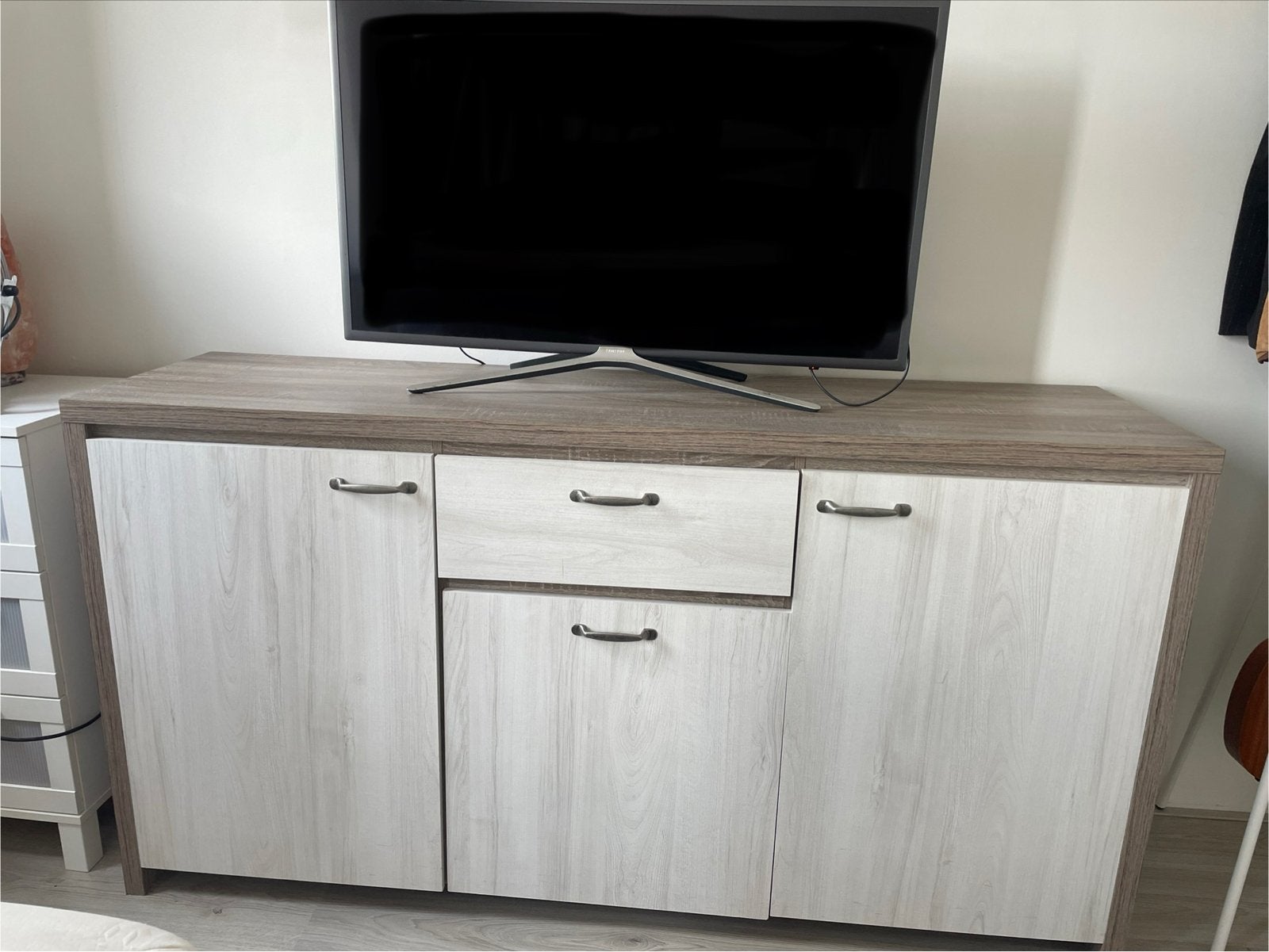 Modern dressoir met lade en drie deuren, Ophalen, Gebruikt, 150 tot 200 cm, Met lade(s)