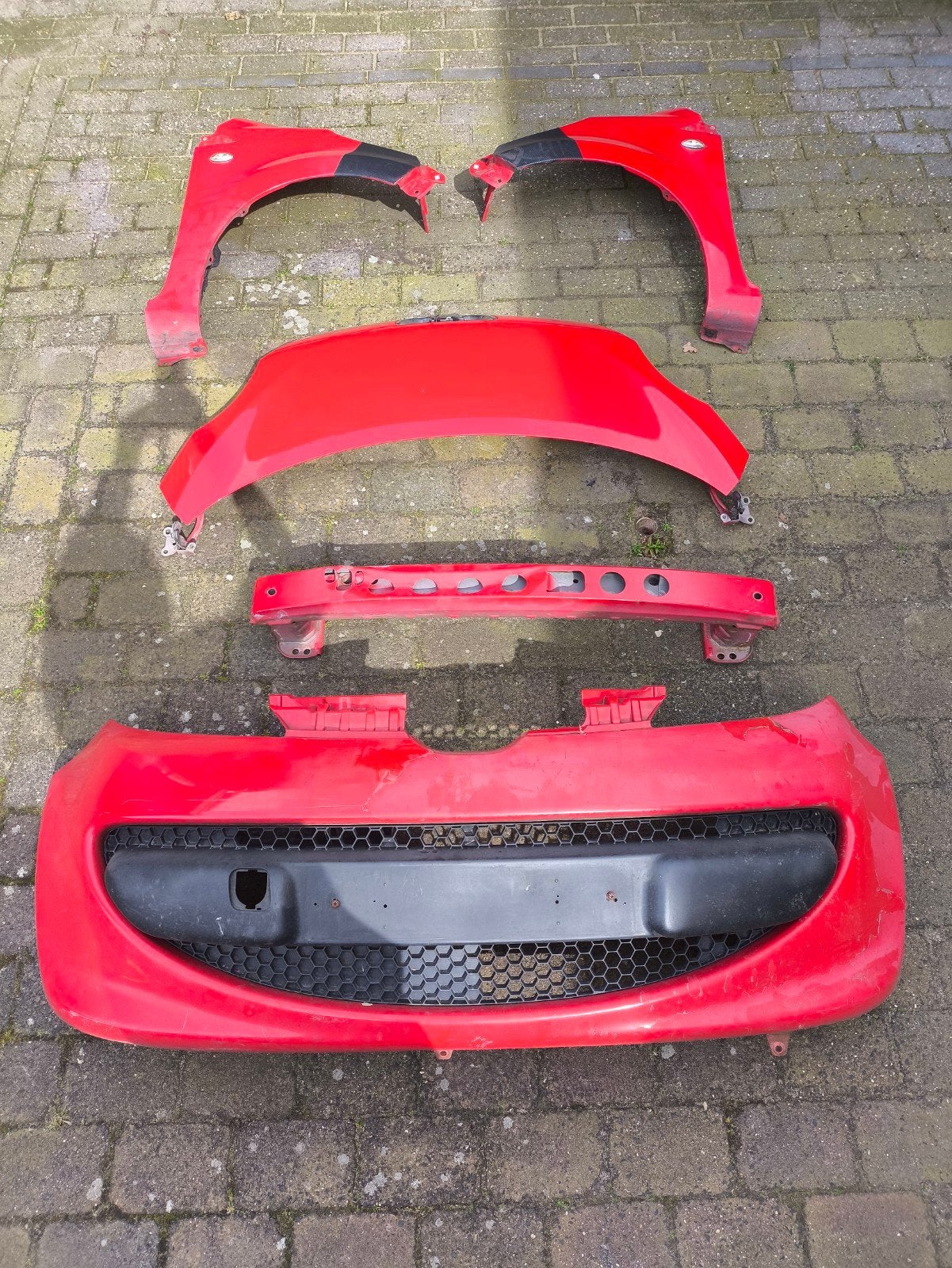 Peugeot 107 voorkop + achterkant geel en rood bj 2005-2009, Ophalen of Verzenden, Voor, Peugeot, Bumper