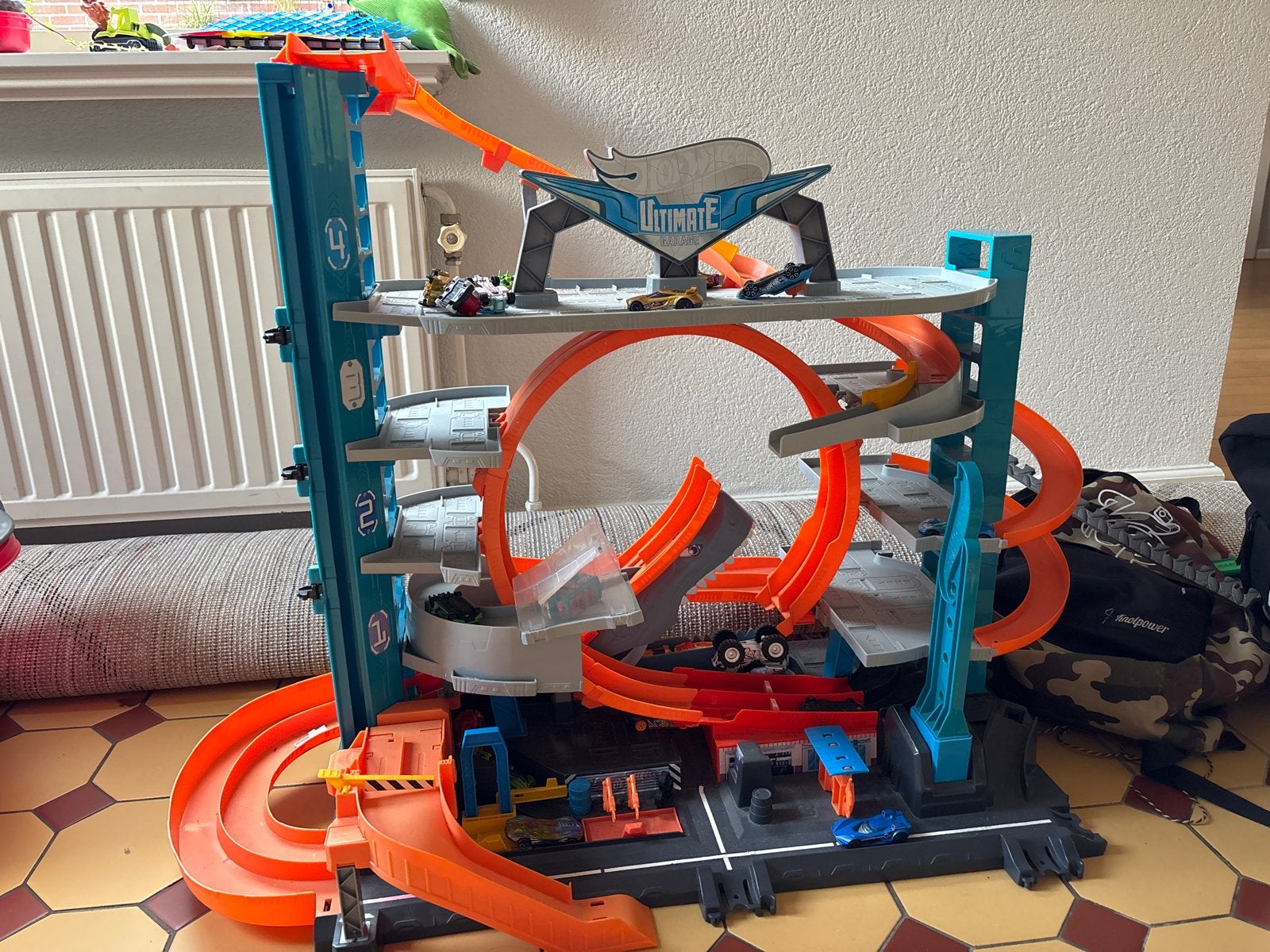 Hot Wheels Ultimate Garage Racebaan met haai, Ophalen, Met looping, Racebaan, Gebruikt