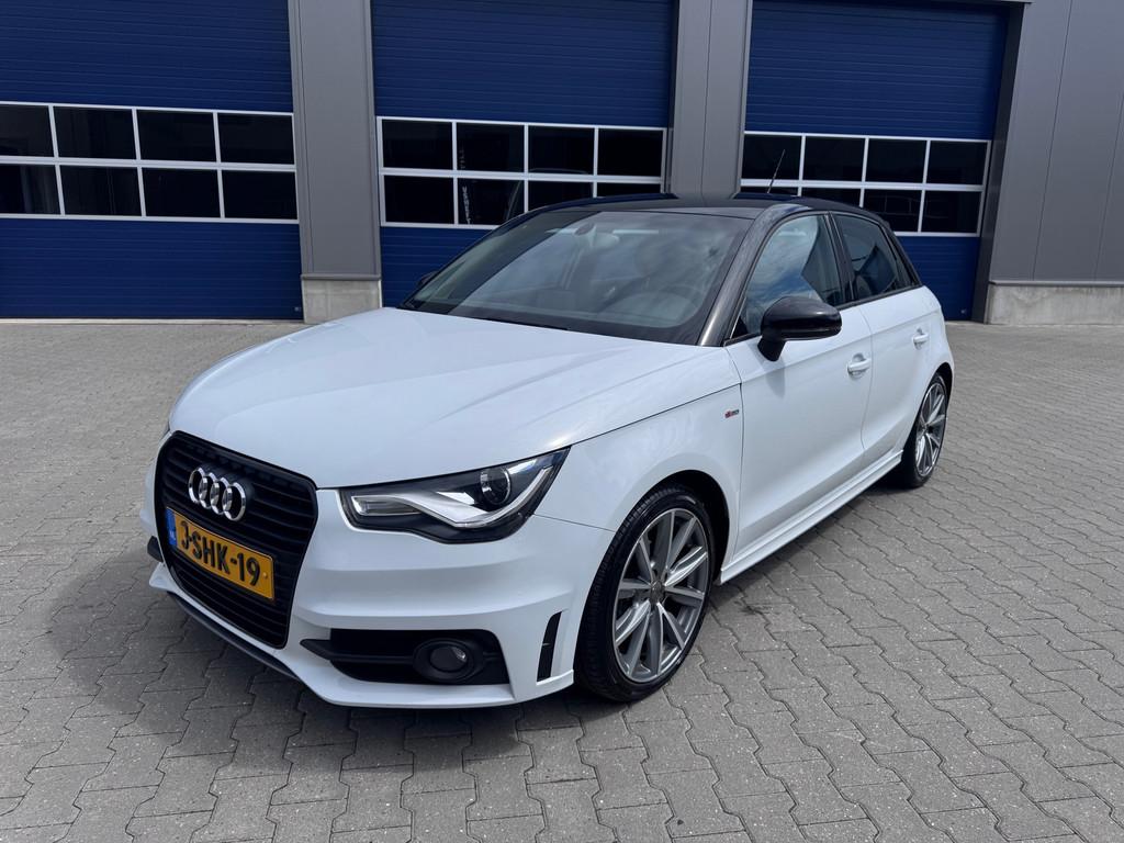 Audi A1 Sportback 1.2 TFSI Admired Sline Navigatie!, Auto's, Audi, Voorwielaandrijving, Euro 5, Zwart, 4 cilinders