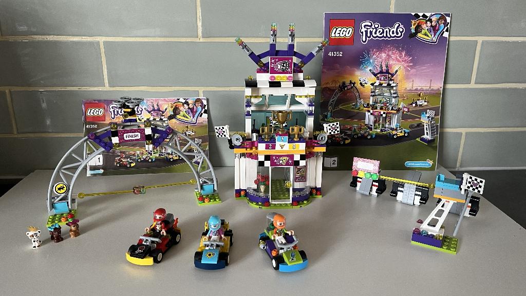 LEGO The Big Race Day 41352 (Lego Friends), Lego, Compleet, Friends, Ophalen of Verzenden
