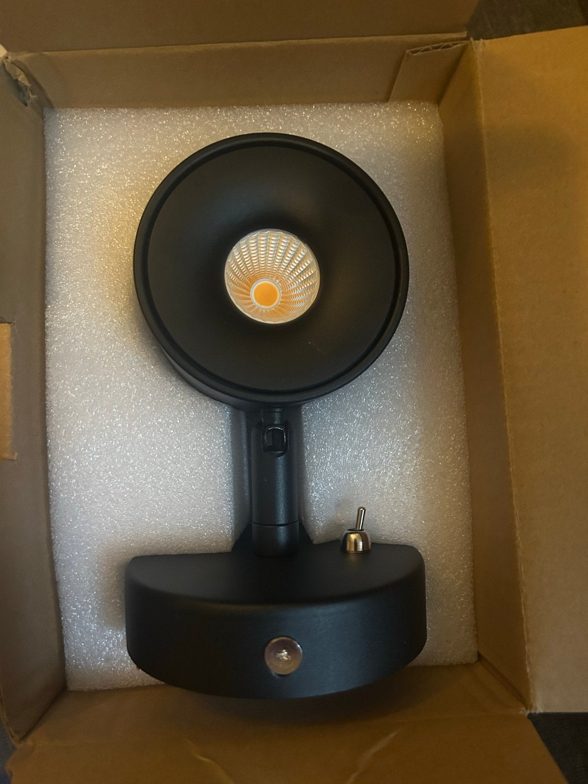 Zwarte LED Wandlamp - Modern en Energiezuinig, Huis en Inrichting, LED, Zwart, Nieuw, Ophalen of Verzenden