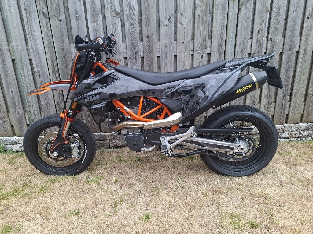 KTM 690 SMC R 2022 – Zeer nette staat – Slechts 8.119 km, Particulier, Handgeschakeld, 1 cilinder, 12 t/m 35 kW