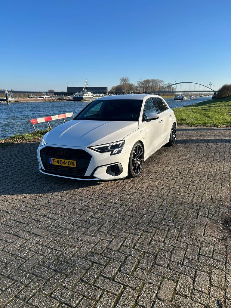 Audi A3 40 Tfsi e 204pk Phev S-tronic 2021 Wit, Auto's, Audi, Particulier, A3, Achteruitrijcamera, Airbags, Airconditioning, Android Auto