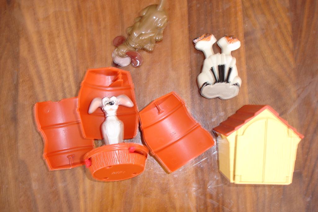 Mcdonalds happy meal speeltjes lady en vagebond set 4 stuks!, Verzamelen, Ophalen of Verzenden, Overige figuren, Zo goed als nieuw