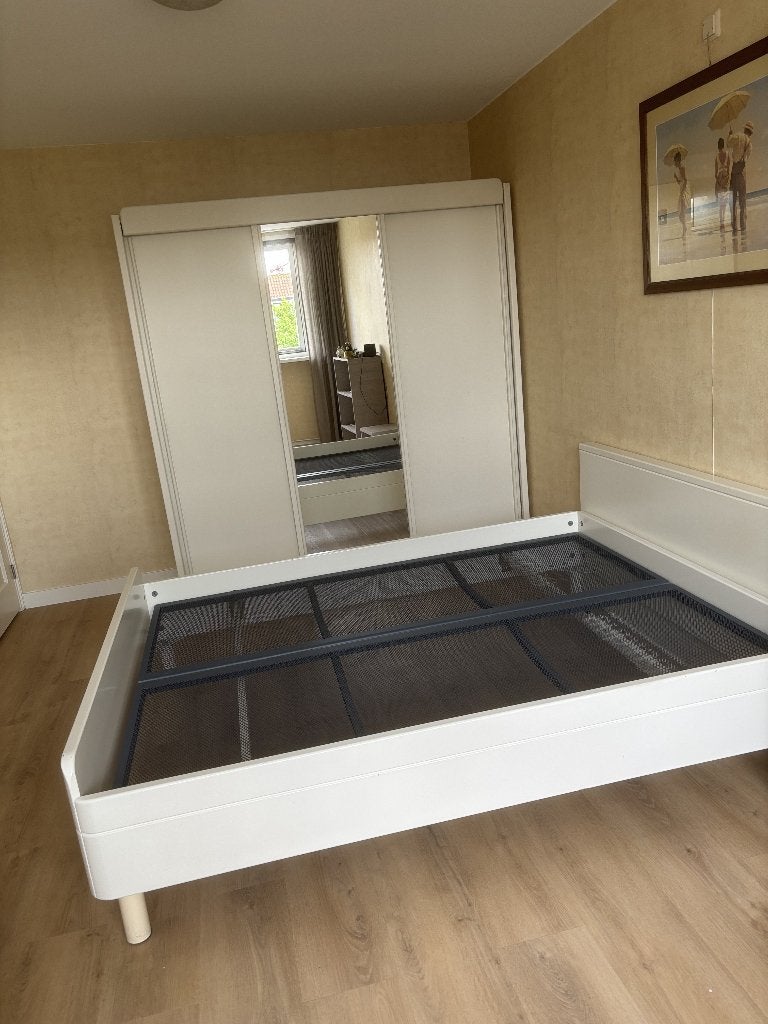 Tweepersoonsbed met Auping bodems en schuifdeurkast, Ophalen, Gebruikt, Wit, Tweepersoons