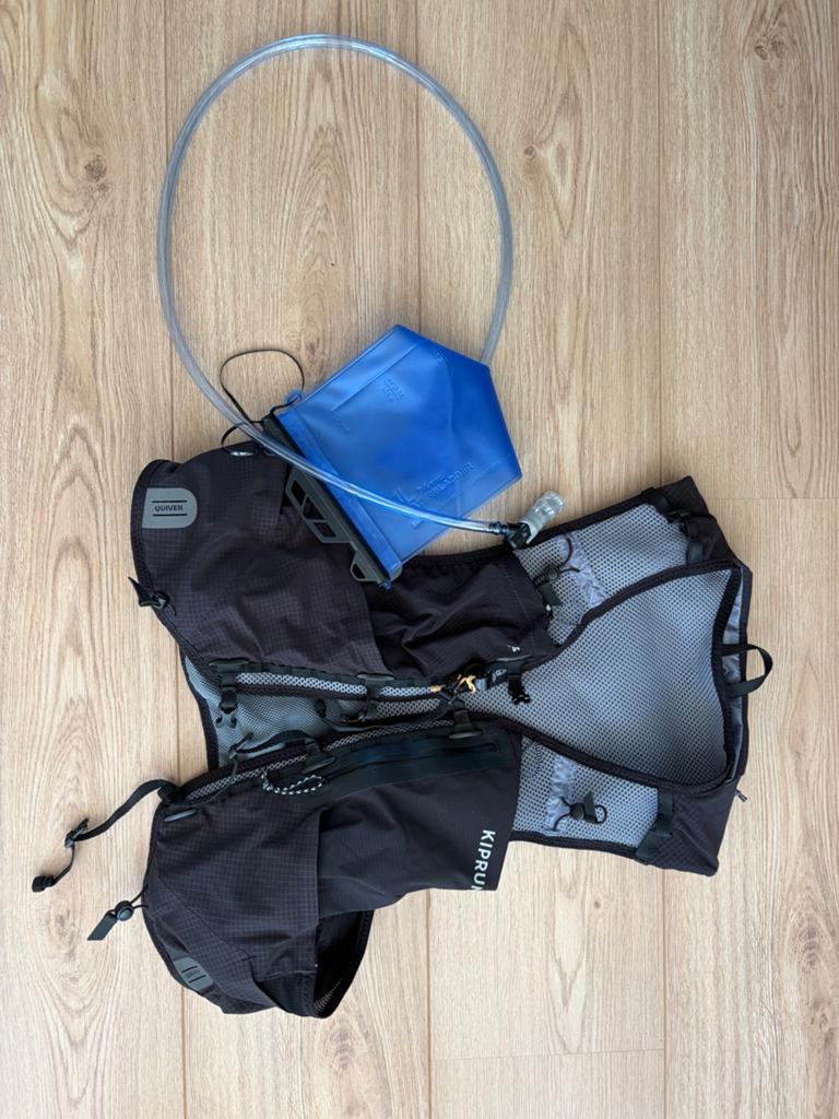(NIEUW) Kiprun hardloopvest met waterzak - maat XL, Sport en Fitness, Loopsport en Atletiek, Overige merken, Overige typen, Ophalen of Verzenden