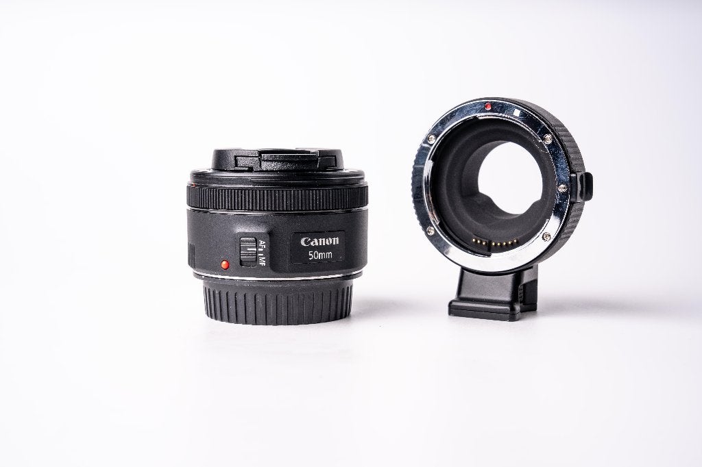 Canon EF 50mm f/1.8 STM + Commlite EF naar MFT adapter, Gebruikt, Canon, Ophalen of Verzenden, Standaardlens