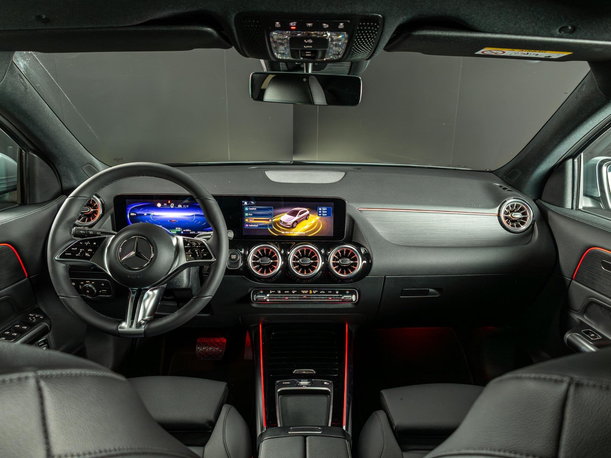 Mercedes-Benz EQA 250+ Business Solution Luxury 71 kWh Panor, Dealer onderhouden, 550 km, Zwart, 445 min